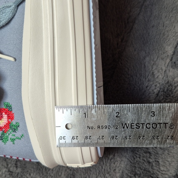 Chuck Taylor All Star Move Platform Rose Cross Stitch High-Tops! Size 8.5! NWT! - Picture 9 of 15